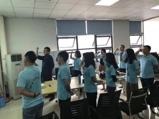 致東莞群鷹繼電器的小伙伴們，櫛風(fēng)沐雨，砥礪前行！